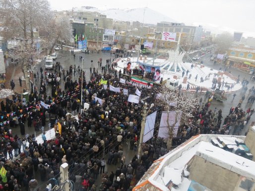 مردم شهرستان قروه با فریادهای مرگ بر آمریکا لرزه بر اندام استکبار وارد کردند