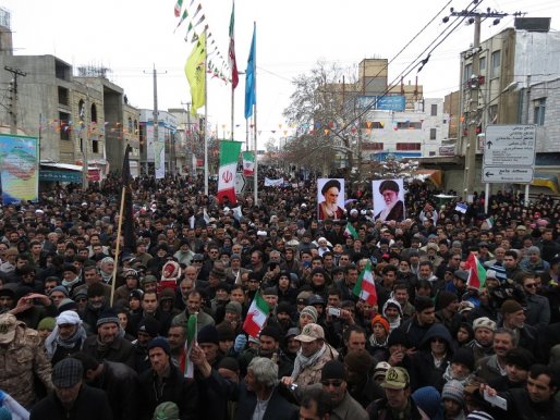 حضور باشکوه مردم شهرستان قروه در راهپیمایی یوم الله 22 بهمن از نگاه دوربین