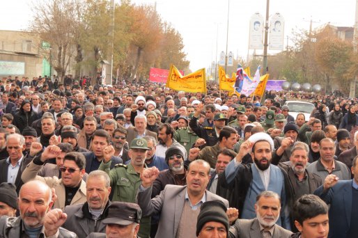 راهپیمایی انقلابیون قروه ای در محکومیت اغتشاشات اخیر کشور