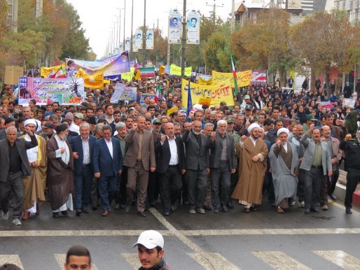 راهپیمایی یوم الله 13 آبان با فریادهای مرگ بر آمریکا در قروه برگزار شد + تصاویر