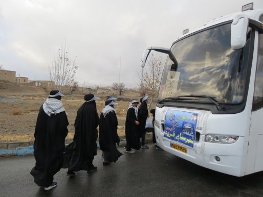 150 نفر از دختران دانش آموز شهرستان قروه به مناطق عملیاتی جنوب کشور اعزام شدند + تصاویر