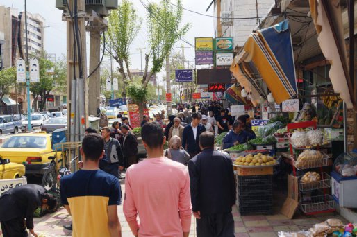 عدم توسعه قروه و توزیع نامناسب امکانات رفاهی در سطح شهر