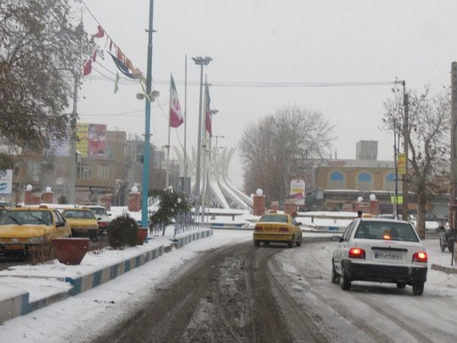 بارش برف در سطح شهرستان قروه موجی از شادی را در میان مردم ایجاد کرد