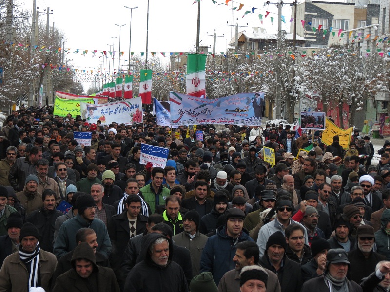 حضور باشکوه مردم شهرستان قروه در راهپیمایی یوم الله 22 بهمن از نگاه دوربین